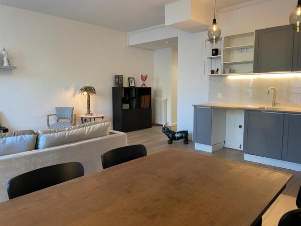 SUPERBE T3 de 79 m2 DERNIER ETAGE