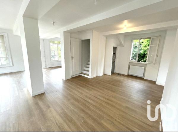 Maison 6 pièces de 155 m² à Saint-Prix (95390)