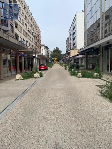 Local commercial à vendre 275m²