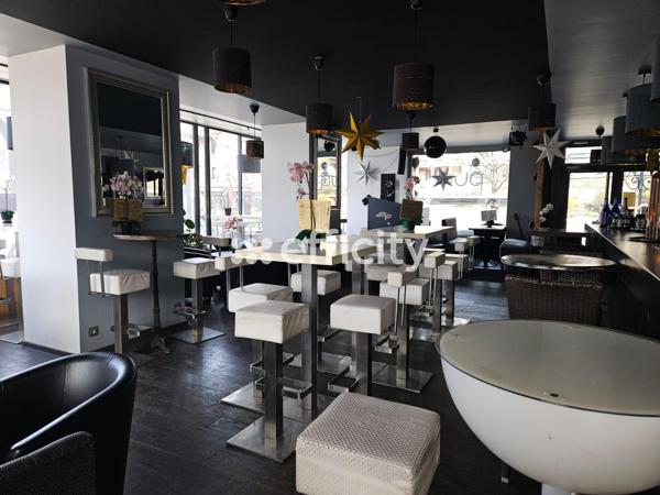Fonds De Commerce
        
        - 180 m² 630 000 € *