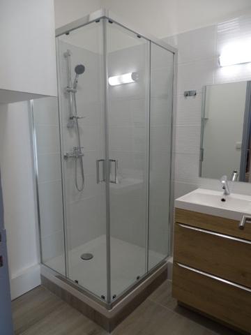 APPARTEMENT AVEC UNE CHAMBRE ET JARDIN COMMUN