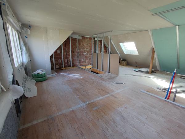 Maison
         2 pièces
        - 120 m² 237 000 € *