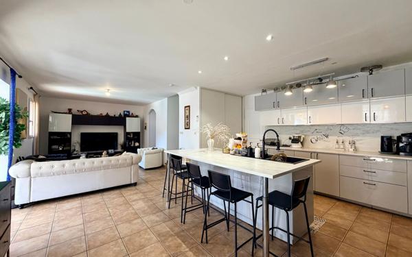 Maison à vendre    5 pièces •  Remoulins