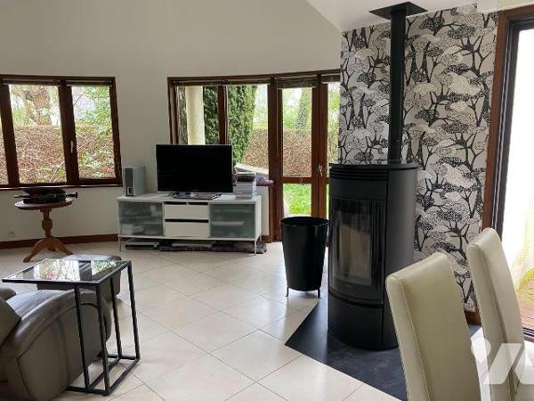 Saint-Grégoire la Cressonnière : sur un beau terrain de 829 m², maison d'habitation de type 6, ...