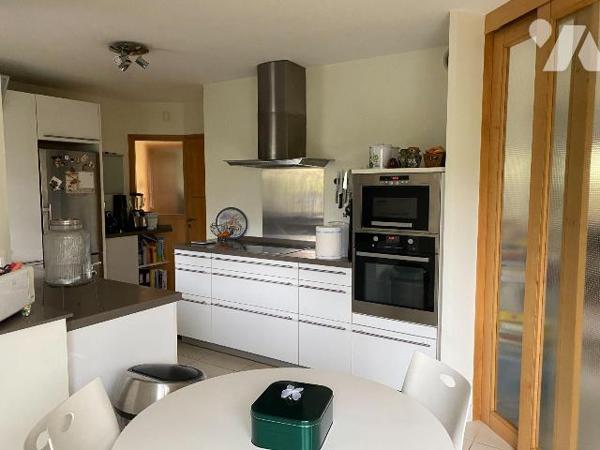 Saint-Grégoire la Cressonnière : sur un beau terrain de 829 m², maison d'habitation de type 6, ...