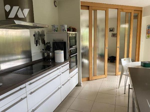 Saint-Grégoire la Cressonnière : sur un beau terrain de 829 m², maison d'habitation de type 6, ...