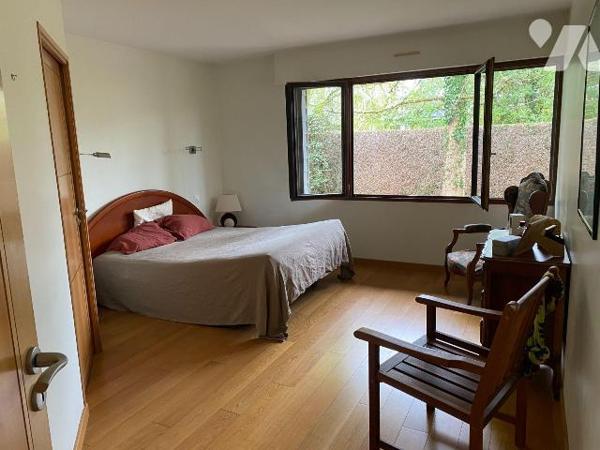 Saint-Grégoire la Cressonnière : sur un beau terrain de 829 m², maison d'habitation de type 6, ...