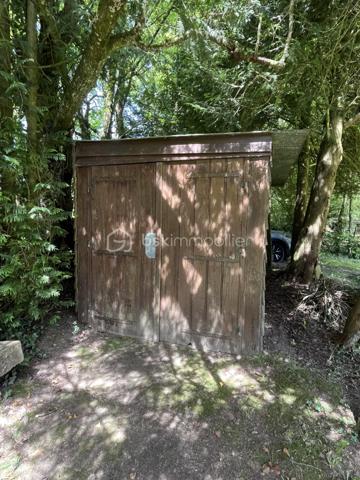 PETIT COIN DE PARADIS A VENDRE EN EXCLUSIVITE    !!!  

Sur la commune de Pruillé L'éguillé à moins de 1km du village et à 5 kms du Grand Lucé

Magnifique Terrain de loisirs de 1500 m2 environ avec petit étang de 13*20 m.

Un véritable havre de paix ideal pour des week ends détente, des grandes reunions de familles ou de belles fiestas.

Eau de la ville avec compteur
Portail d'accès
Cabanon
Abris de 30m2 avec 2 caravanes ( 8 couchages en tout)
Toilette sèche