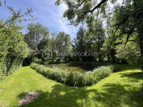 PETIT COIN DE PARADIS A VENDRE EN EXCLUSIVITE    !!!  

Sur la commune de Pruillé L'éguillé à moins de 1km du village et à 5 kms du Grand Lucé

Magnifique Terrain de loisirs de 1500 m2 environ avec petit étang de 13*20 m.

Un véritable havre de paix ideal pour des week ends détente, des grandes reunions de familles ou de belles fiestas.

Eau de la ville avec compteur
Portail d'accès
Cabanon
Abris de 30m2 avec 2 caravanes ( 8 couchages en tout)
Toilette sèche