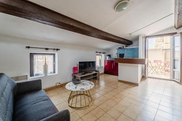 Appartement en dernier étage et vue sur la cathédrale
