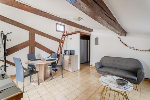 Appartement en dernier étage et vue sur la cathédrale