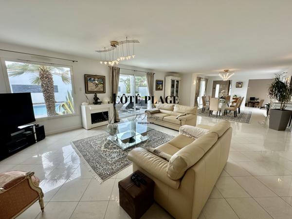 Vaux-sur-Mer (17640) VAUX PONTAILLAC VILLA AVEC PISCINE SPA GRAND VOLUME AU PRIX DE 2 080 000 € HAI