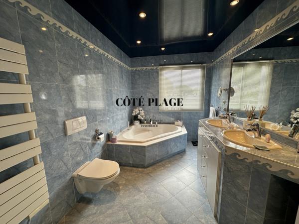 Vaux-sur-Mer (17640) VAUX PONTAILLAC VILLA AVEC PISCINE SPA GRAND VOLUME AU PRIX DE 2 080 000 € HAI