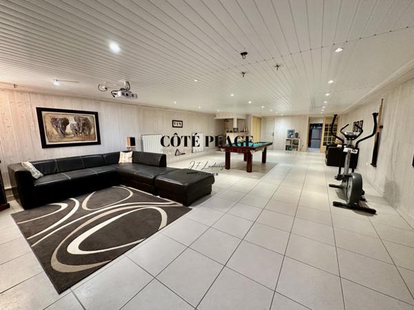 Vaux-sur-Mer (17640) VAUX PONTAILLAC VILLA AVEC PISCINE SPA GRAND VOLUME AU PRIX DE 2 080 000 € HAI