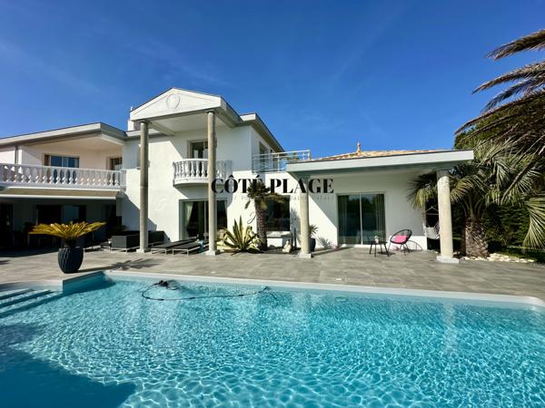 Vaux-sur-Mer (17640) VAUX PONTAILLAC VILLA AVEC PISCINE SPA GRAND VOLUME AU PRIX DE 2 080 000 € HAI