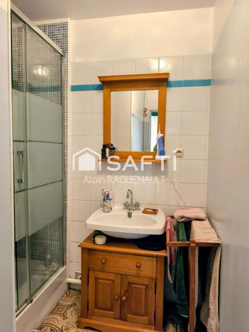 LYON 8 - SANTY - METRO D PARILLY à 5 MN à PIED