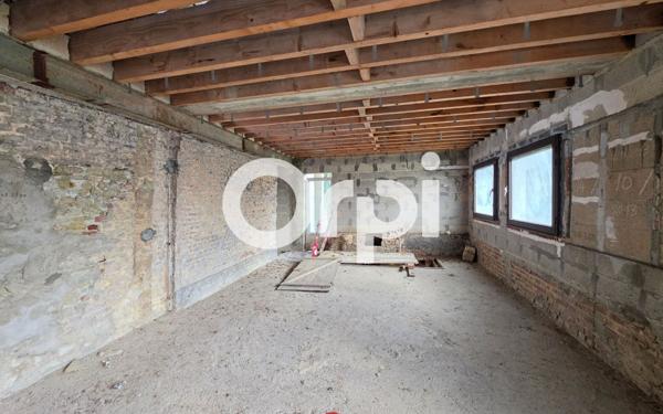 Maison à vendre    2 pièces •  Charmes