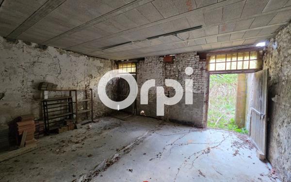 Maison à vendre    2 pièces •  Charmes