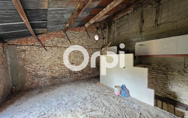 Maison à vendre    2 pièces •  Charmes