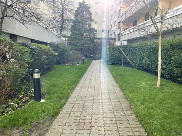 2 pièces dans un agréable immeuble récent !