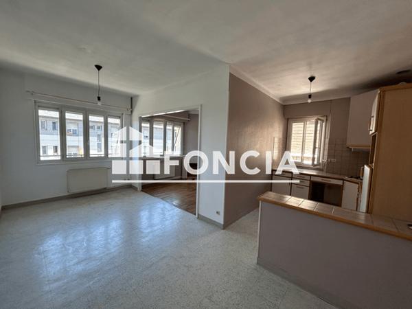 Location Appartement 3 pièces 96 m² - 27 RUE DU GENERAL VIALA Rodez 12000