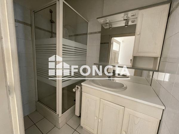 Location Appartement 3 pièces 96 m² - 27 RUE DU GENERAL VIALA Rodez 12000