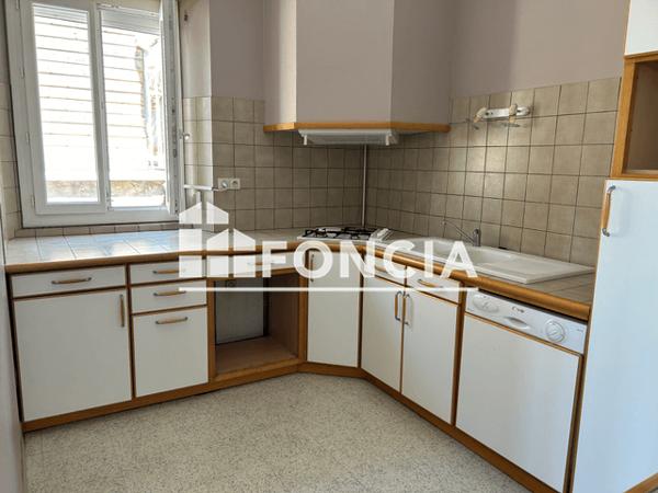 Location Appartement 3 pièces 96 m² - 27 RUE DU GENERAL VIALA Rodez 12000