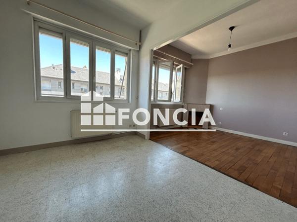 Location Appartement 3 pièces 96 m² - 27 RUE DU GENERAL VIALA Rodez 12000