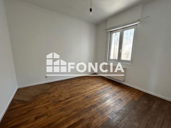 Location Appartement 3 pièces 96 m² - 27 RUE DU GENERAL VIALA Rodez 12000