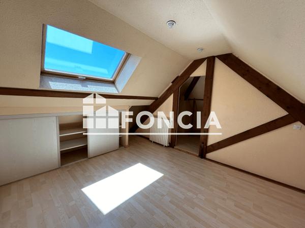 Location Appartement 3 pièces 96 m² - 27 RUE DU GENERAL VIALA Rodez 12000