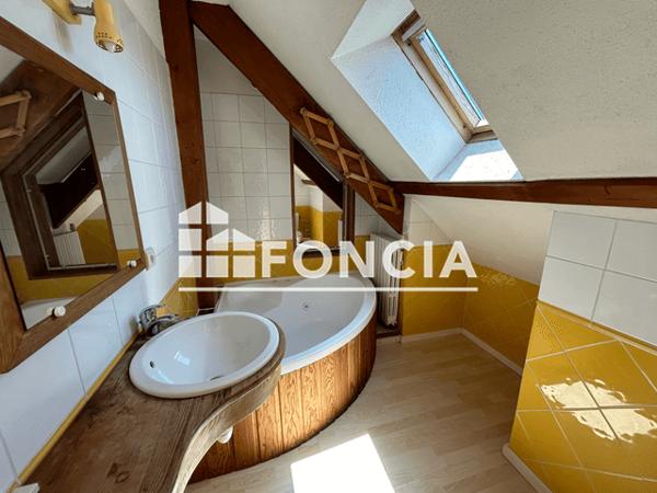 Location Appartement 3 pièces 96 m² - 27 RUE DU GENERAL VIALA Rodez 12000