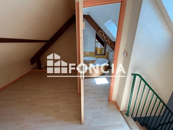 Location Appartement 3 pièces 96 m² - 27 RUE DU GENERAL VIALA Rodez 12000