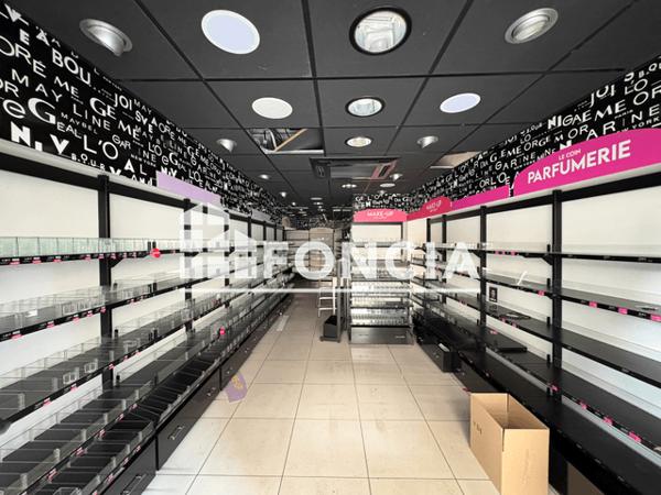 Location Local commercial 1 pièce - 156-158 RUE DU GROS HORLOGE Rouen 76000