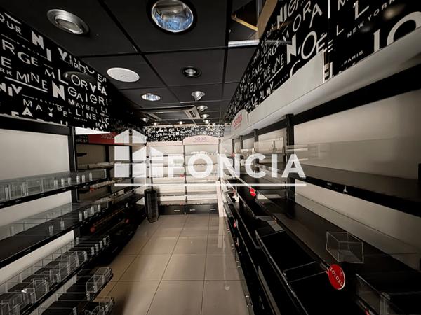 Location Local commercial 1 pièce - 156-158 RUE DU GROS HORLOGE Rouen 76000