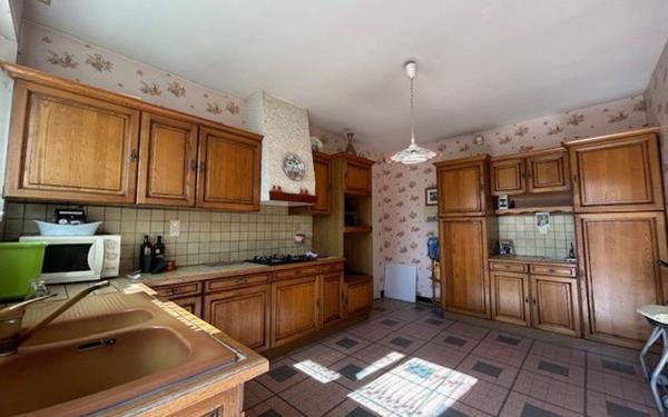 Maison à vendre    5 pièces • 119 m2 Cosne-Cours-sur-Loire