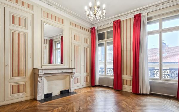 Appartement à vendre    2 pièces • 61,67 m2 Lyon 6
