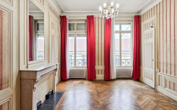 Appartement à vendre    2 pièces • 61,67 m2 Lyon 6