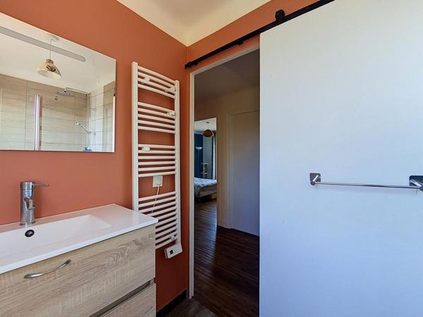 INZINZAC-LOCHRIST :  Maison entièrement rénovée avec jardin et cabanon