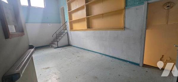 Immeuble à Vendre à Beuvrages (59192) e

Immeuble situé à Beuvrages. Cet immeuble d'une surfa...