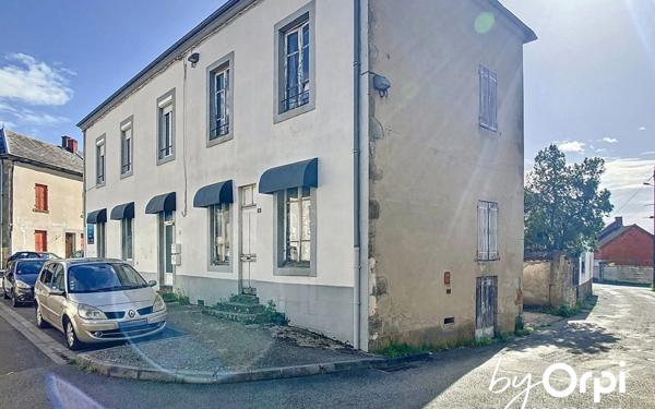 Immeuble à vendre    3 pièces • 307,06 m2 Saint-Gervais-d'Auvergne