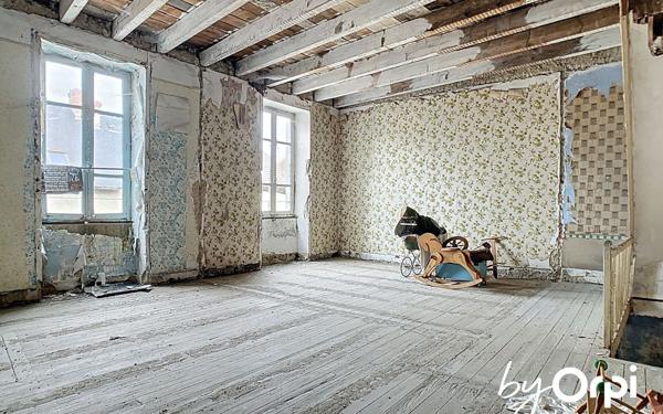 Immeuble à vendre    3 pièces • 307,06 m2 Saint-Gervais-d'Auvergne