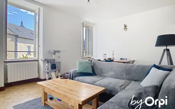 Immeuble à vendre    3 pièces • 307,06 m2 Saint-Gervais-d'Auvergne