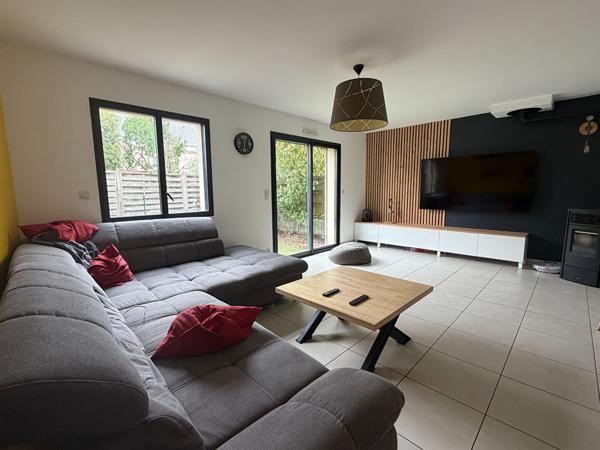 Maison Les Ponts De Ce T4 d'environ 115,57 m² avec garage et stationnement , Les ponts de ce