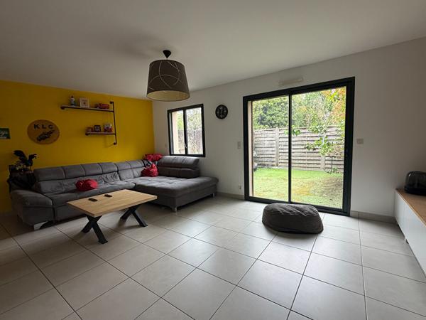 Maison Les Ponts De Ce T4 d'environ 115,57 m² avec garage et stationnement , Les ponts de ce