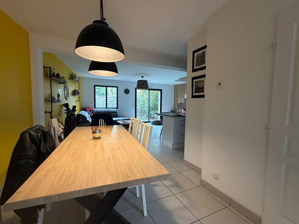 Maison Les Ponts De Ce T4 d'environ 115,57 m² avec garage et stationnement , Les ponts de ce