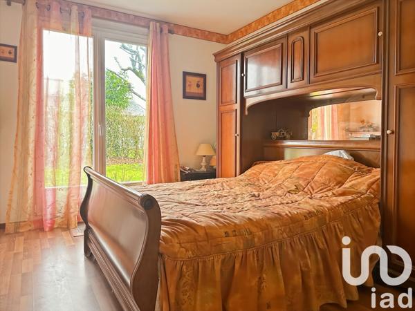 Maison traditionnelle 7 pièces de 130 m² à Othis (77280)