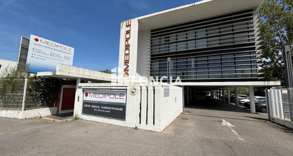 Location Local commercial 7 pièces 196.5 m² - Avignon 84000