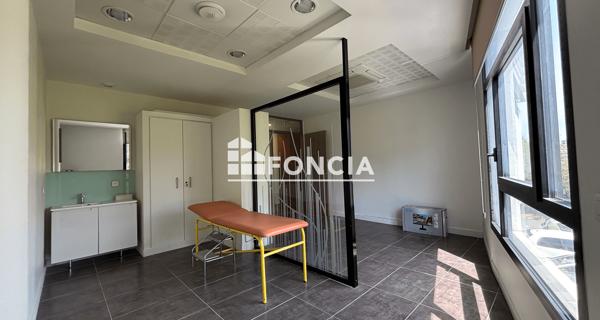 Location Local commercial 7 pièces 196.5 m² - Avignon 84000