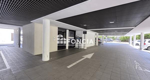 Location Local commercial 7 pièces 196.5 m² - Avignon 84000