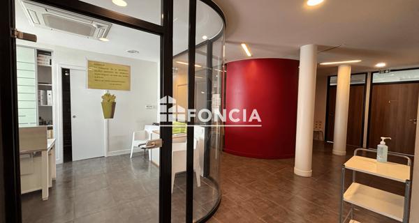 Location Local commercial 7 pièces 196.5 m² - Avignon 84000